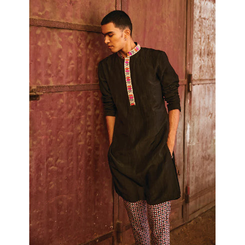Black Kurta With Highlightes Collar And Kurta Patti Teamed With Pants